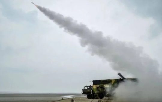 पाकिस्तान में मिसाइल फायर