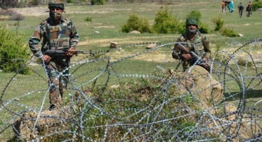 जम्मू-कश्मीर में बड़ी आतंकी साजिश नाकाम, इलाके में सुरक्षाबलों का सर्च ऑपरेशन जारी