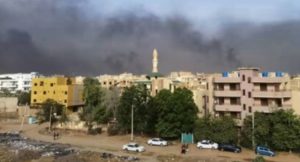 सूडान की सेना और अर्धसैनिक बलों में खूनी संघर्ष, राजधानी खार्तूम में ड्रोन हमले से 30 लोगों की मौत