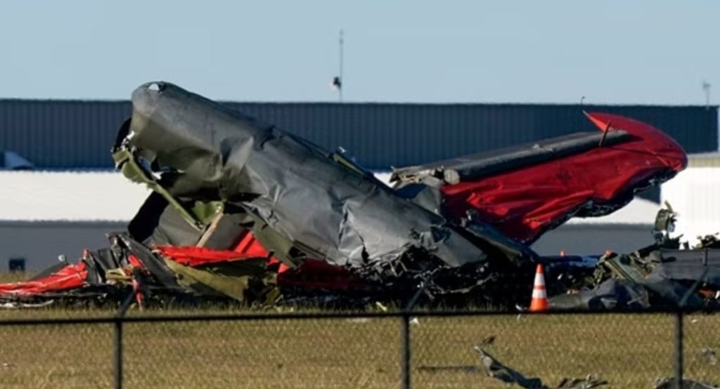 America: रेनो एयर शो के दौरान टकराए दो विमान, , दो पायलट की हुई मौत