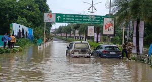 Maharashtra: नागपुर में मूसलाधार बारिश से जनजीवन अस्त-व्यस्त, दुकानों-घरों में घुसा पानी