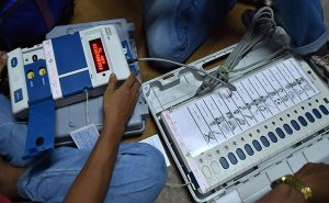 rajasthan-voting-evm-machine-malfunctioned-voters-getting-trouble-news-in-hindi