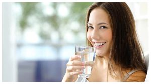 Health News: सुबह गुनगुना पानी पीना कितना सही? हेल्थ एक्सपर्ट से जानिए