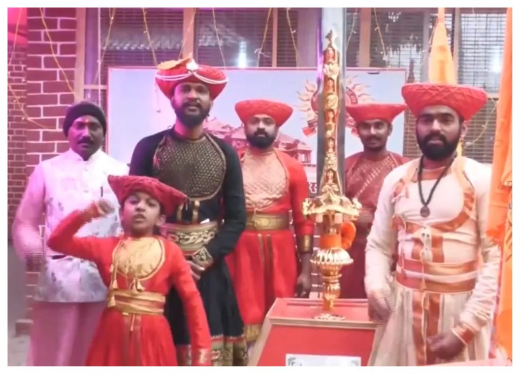 Ayodhya gift of 80 kg sword to Ramlala in hindi news