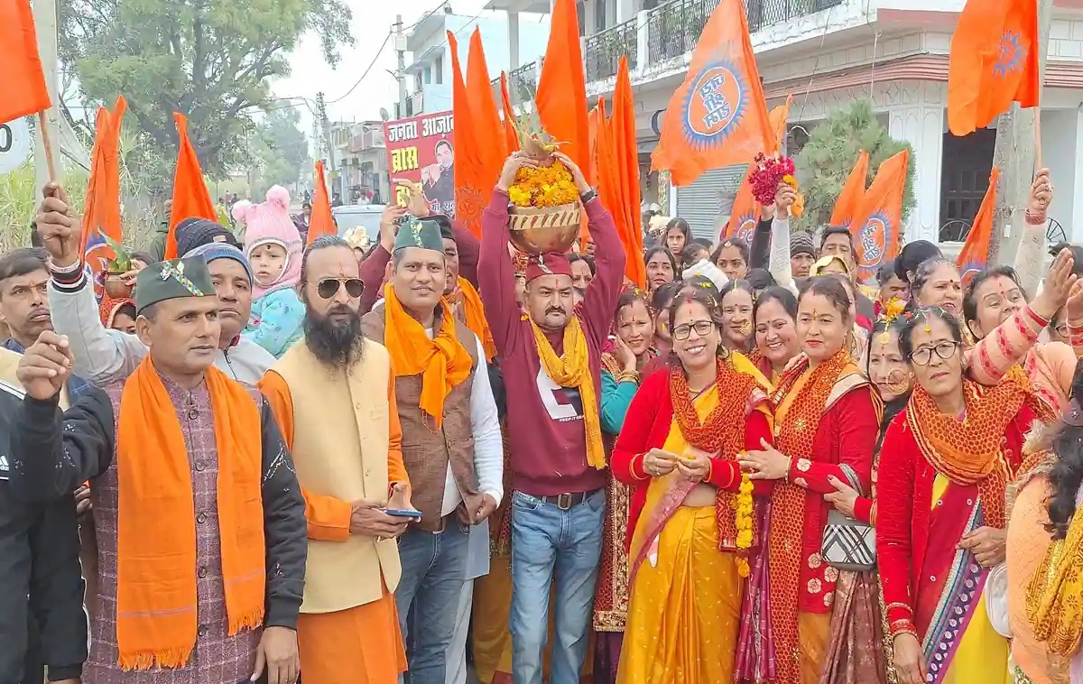 Photo of Delhi-NCR: श्री राम के भक्तों में दिखा उत्साह, भगवा वस्त्र पहनकर पूर्वी दिल्ली में निकाली शोभा यात्रा…