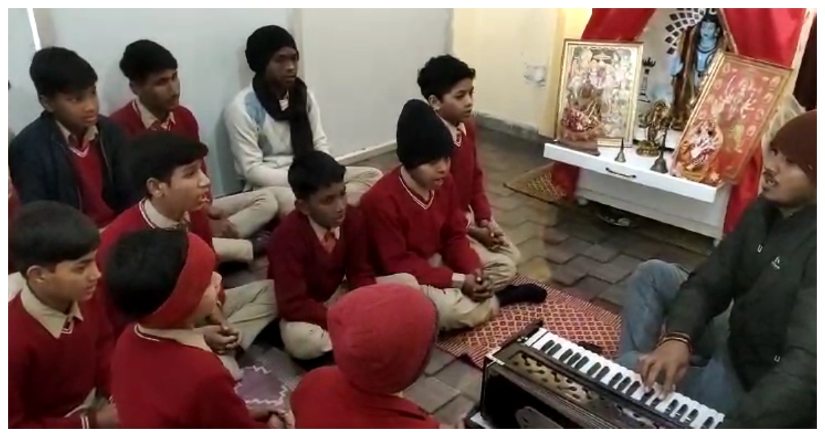 Photo of Aligarh: प्राण प्रतिष्ठा को लेकर मदरसे में गुंजा रघुपति राघव राजा राम