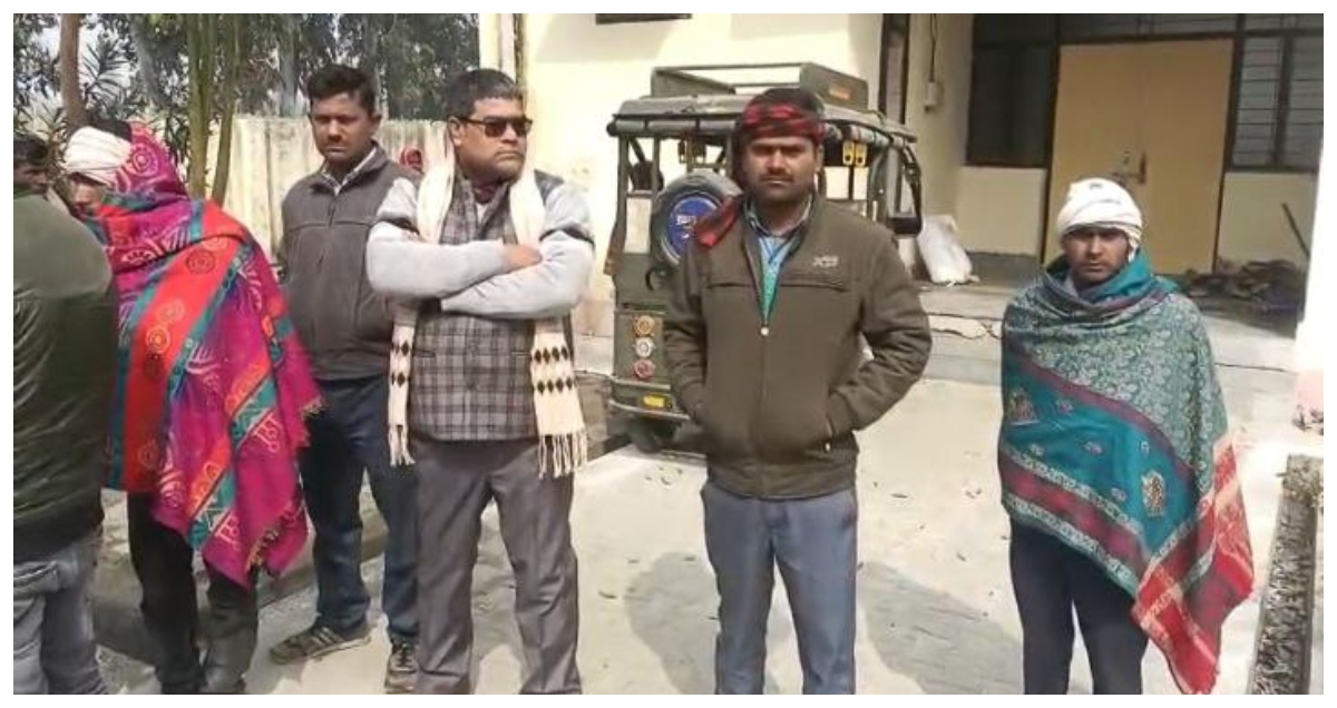 Photo of Shahjahanpur: घने कोहरे में खाई में पलटी ट्रैक्टर-ट्रॉली, दो दोस्तों की मौत