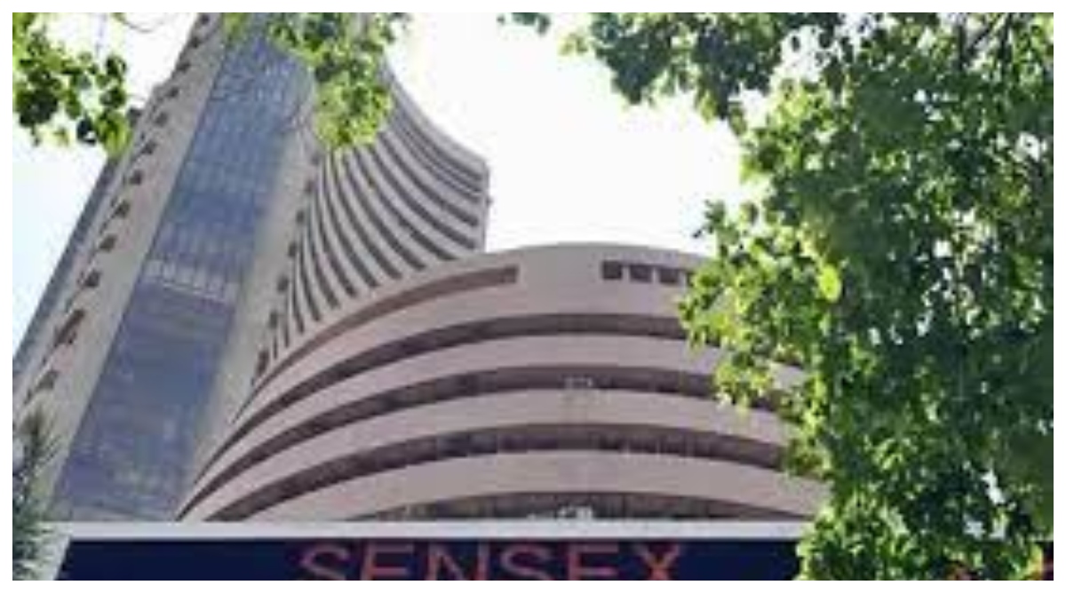 Photo of Sensex में 500 अंक से ज्यादा की गिरावट, बैंकिंग shares भी फिसले