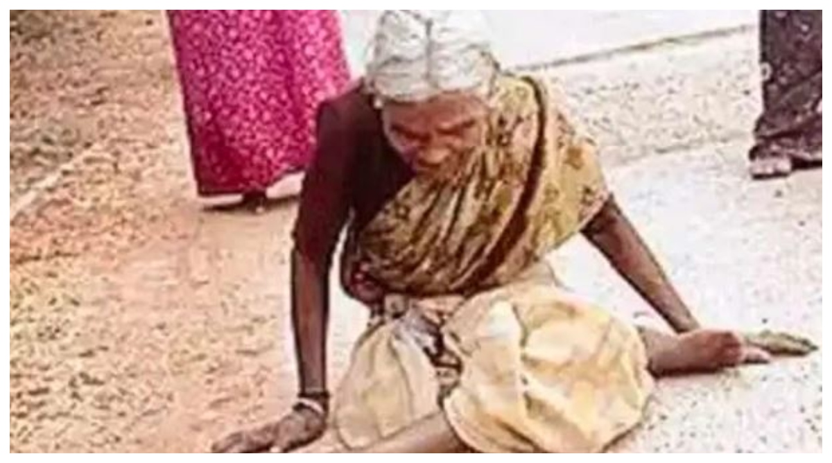 Photo of Karnataka Specially abled woman: 77 साल की दिव्यांग महिला, भरी ठंड में 2KM रेंगकर गई पेंशन लेने