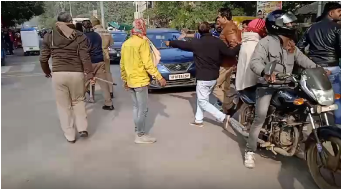 Photo of UP News: युवक ने राहगीरों पर चाकू से किया वार, पुलिस को किया घायल