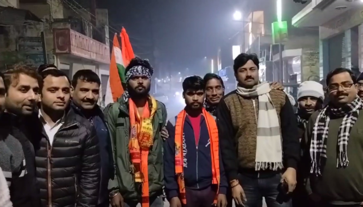 Photo of Ayodhya Ram Mandir प्राण प्रतिष्ठा में शामिल होने 450 किलोमीटर की पैदल यात्रा करेंगे 2 रामभक्त