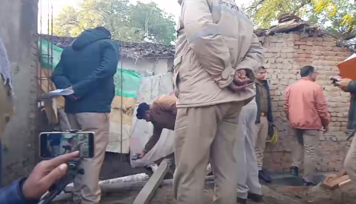 Photo of Hamirpur Crime News: 23 दिन से लापता मासूम बच्ची का सिर कुत्ते के मुंह में देख मचा हड़कंप