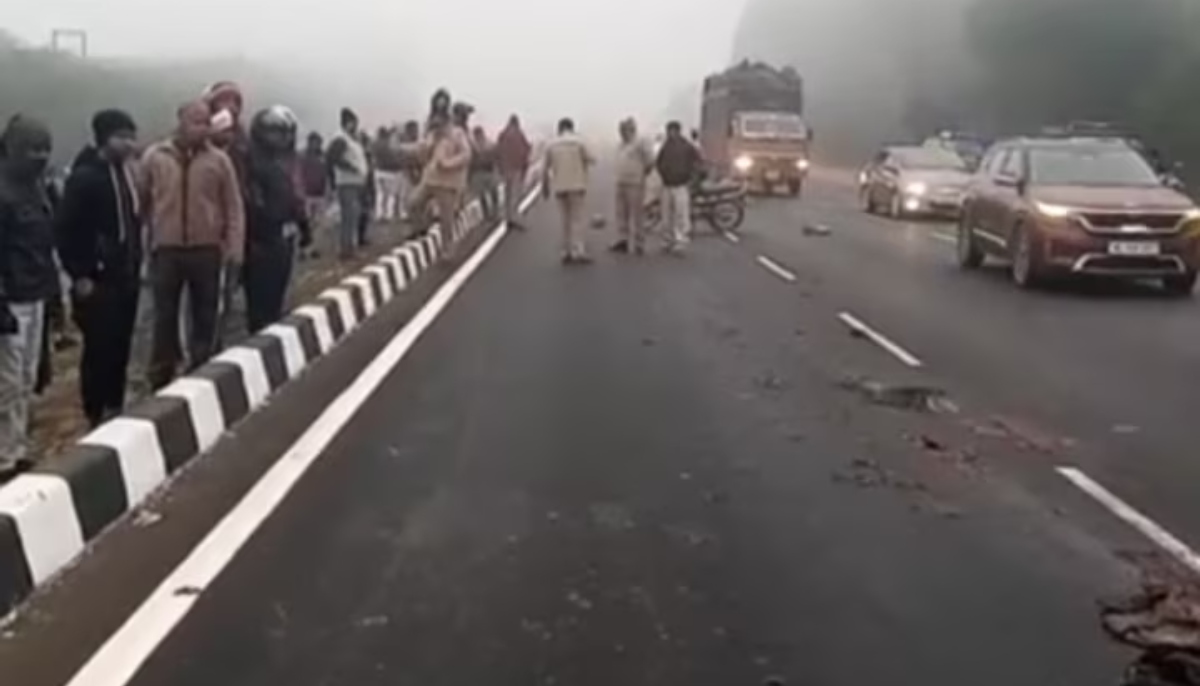 Photo of Agra News: हाईवे पर बिखरीं थीं लाशें और वो बटोर रहे थे पैसे…