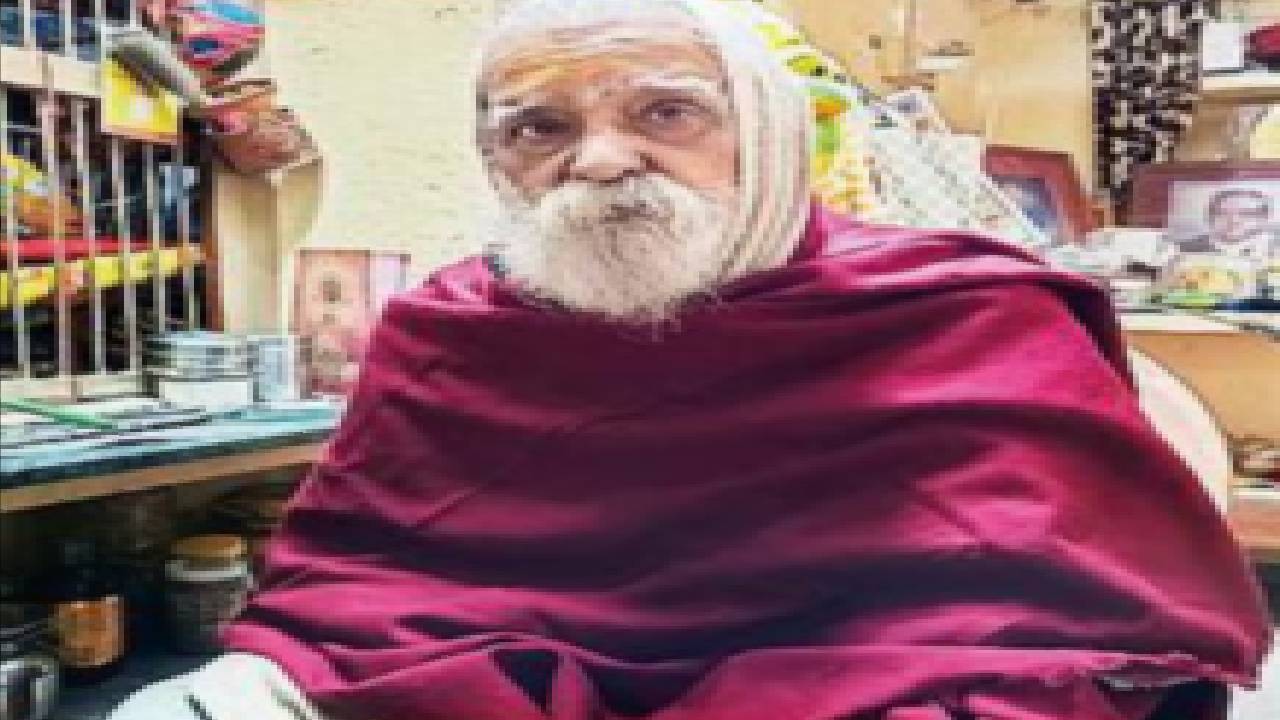 Photo of Ramlala Pran Pratishtha: रामलला की प्राण प्रतिष्ठा करने वाले पंडित लक्ष्मीकांत दीक्षित कौन हैं ?