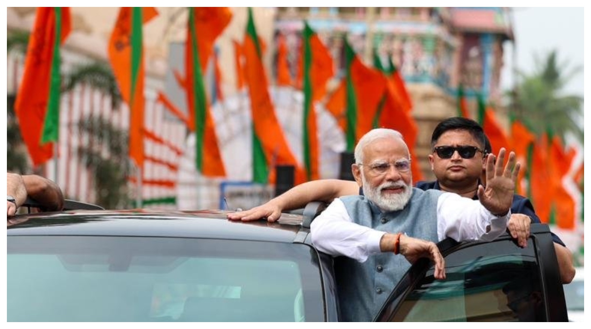 Photo of PM in Tamil Nadu : रामेश्वरम में पीएम ने किया भव्य रोड शो, ‘अंदल’ का लिया आशीर्वाद