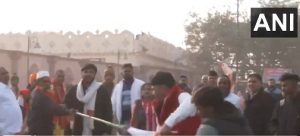 Ayodhya Clash congress flag vandalise by few people outside ram mandir news in hindi