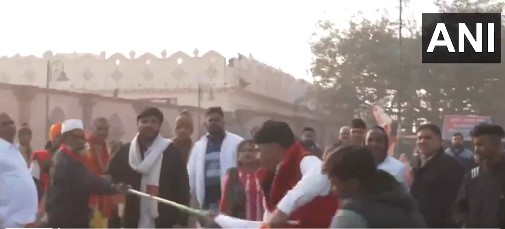 Photo of Ayodhya Clash: कांग्रेस का झंडा फहराने पर हुआ विवाद, जानें क्या है पूरा मामला