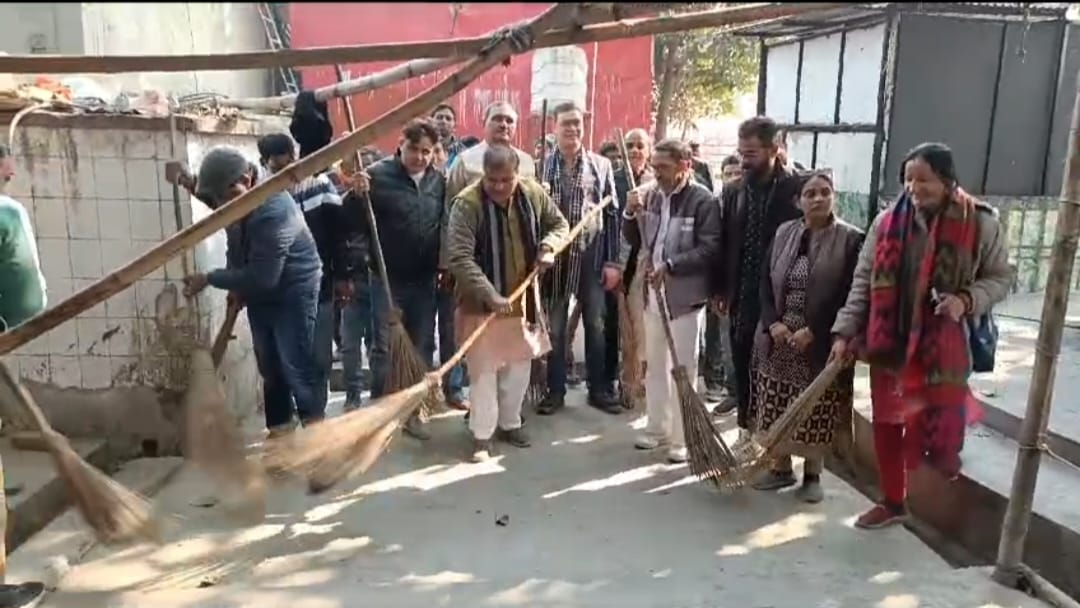 Photo of Ayodhya Ram Mandir: देहरादून में भाजपा प्रदेश अध्यक्ष ने लिया,स्वच्छता अभियान में हिस्सा