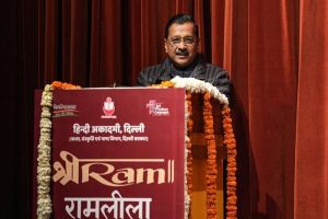 Ram Mandircm-kejriwal-watched-ramleela-with-the-people-of-delhi-said-we-are-running-the-government-in-delhi-by-taking-inspiration-from-the-concept-of-ramrajya news in hindi