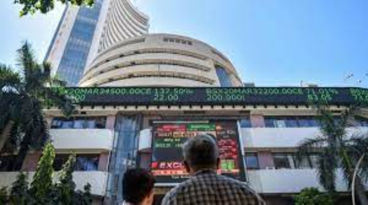 Photo of Share Market में आज तेजी, सेंसेक्स 325 अंक बढ़कर 72,008 पर खुला