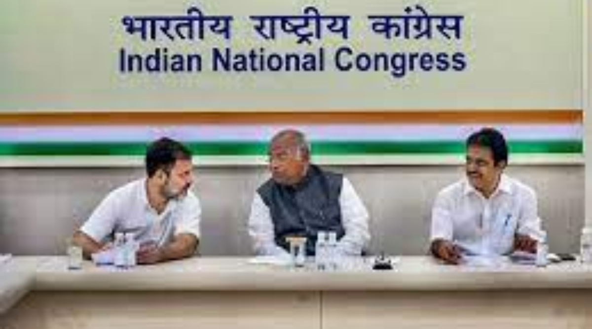 Photo of कांग्रेस ने 8 राज्यों के लिए बनाई चुनाव समिति, MP में जीतू पटवारी, राजस्थान में डोटसरा को जिम्मेदारी