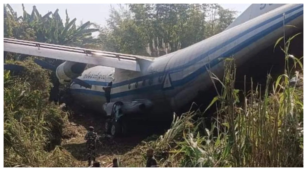 Photo of Mizoram Plane Crash: लेंगपुई हवाई अड्डे पर विमान हादसा, म्यांमार सैनिकों का प्लेन हुआ क्रैश
