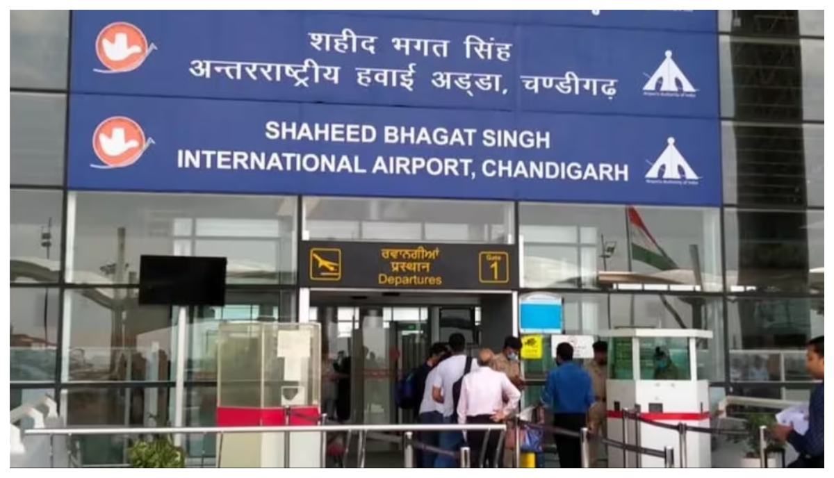 Photo of Cricket: खेल से पहले दिखा खिलाड़ियों का पार्टी मूड़, एयरपोर्ट पर पकड़ी गई 27 शराब की बोतलें
