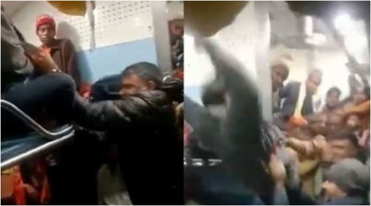 Photo of Viral Video: पैसेंजर से मारपीट करने वाले TTE पर रेलवे का बड़ा एक्शन, हुआ सस्पेंड  