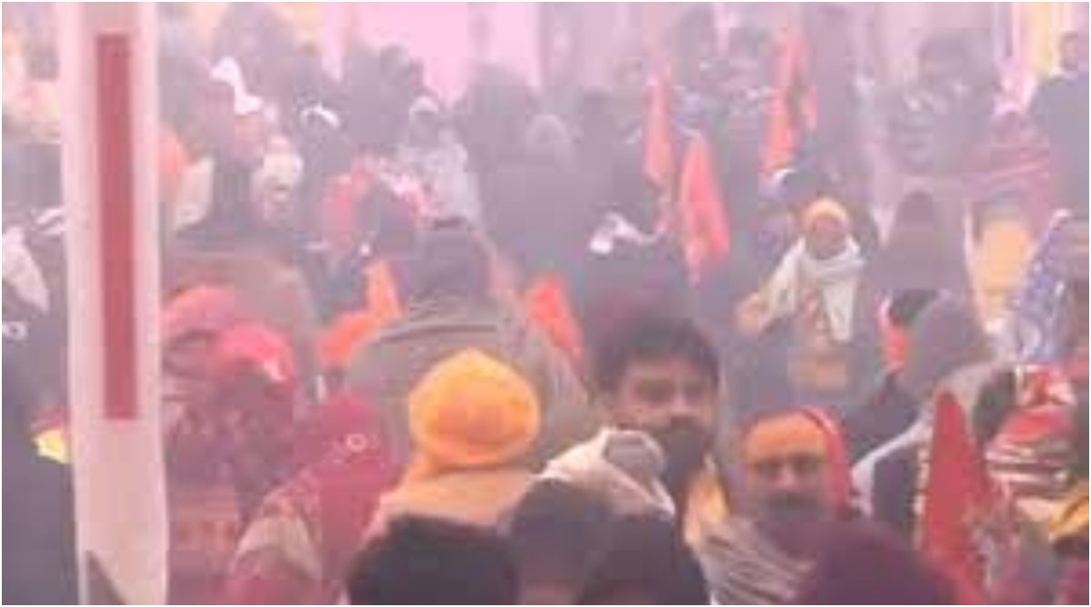Photo of Ayodhya: प्राण प्रतिष्ठा के बाद राम मंदिर में भक्तों का तांता, देर रात लगी लाइनें