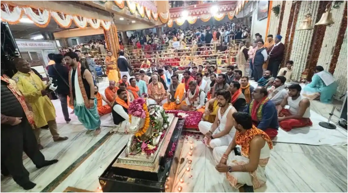 Photo of Ram Mandir: श्री महाकालेश्वर मंदिर का प्रांगण हुआ राममय, हुई श्री राम की भव्य आरती
