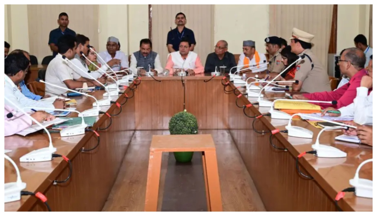 Photo of Uttarakhand News:  हल्द्वानी में बवाल के बाद कर्फ्यू, सीएम धामी का निर्देश- उपद्रवियों के खिलाफ UAPA के तहत हो एक्शन