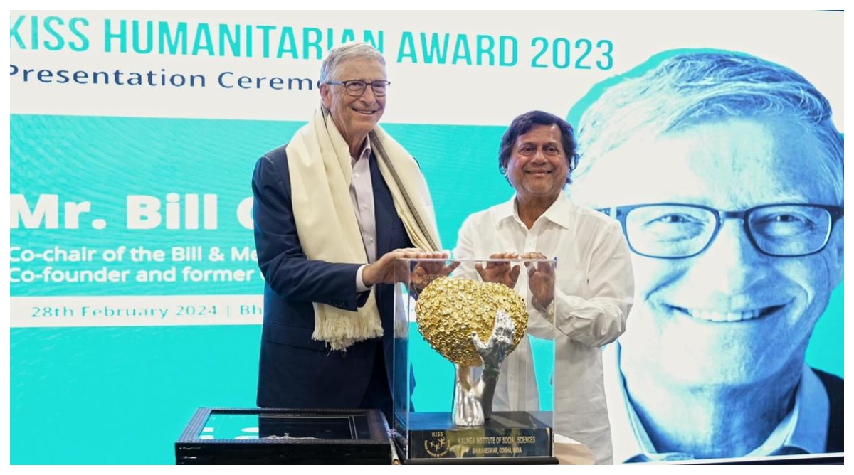 Photo of Bill Gates को दिया गया ‘KISS मानवतावादी पुरस्कार’, सांसद अच्युत सामंत ने किया सम्मानित