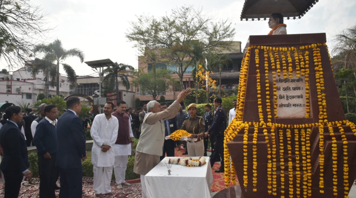Photo of सीएम नीतीश कुमार ने अपनी धर्मपत्नी एवं समाजसेवी मंजू सिन्हा दी श्रद्धांजलि