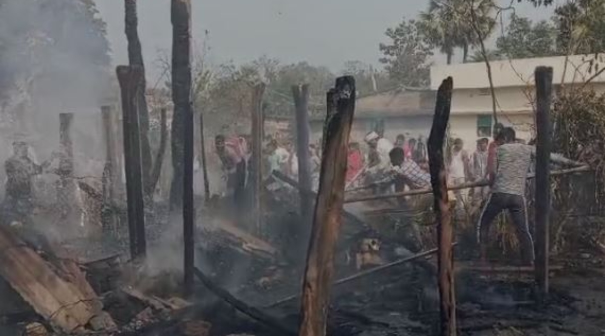 Photo of Bihar: आग की चपेट मे आने से दस घर जलकर खाक, लाखों का नुकसान