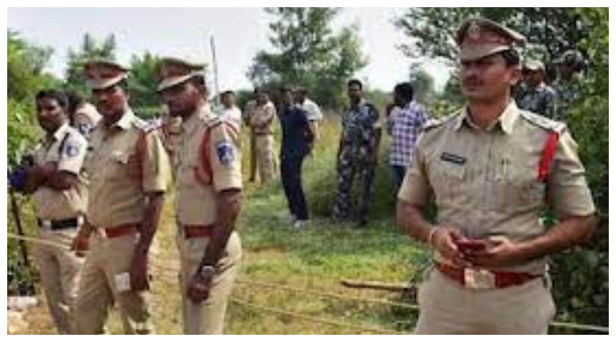 Photo of Crime News: नोएडा में 3 साल की बच्ची के साथ  दुष्कर्म,पुलिस की मुठभेड़ में गिरफ्तार हुआ आरोपी