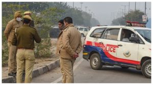 two-minor-boys-shot-school-teacher-in-surajpur-noida-news-in-hindi