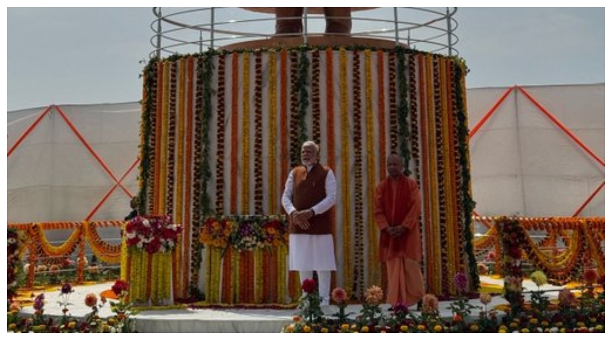 Photo of पीएम ने किया संत रविदास की प्रतिमा का अनावरण, CM Yogi बोले- नई भव्यता से चमक रहा संत रविदास का तीर्थ