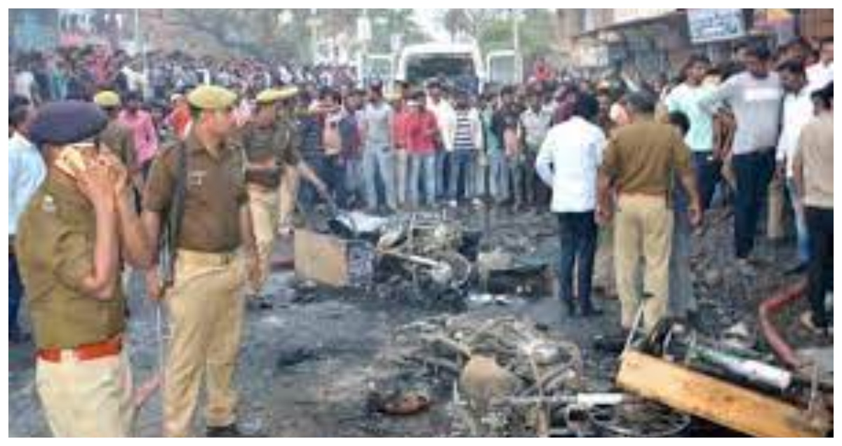 Photo of Azamgarh: दिल्ली अग्निकांड में मृतक लोगों में जनपद का भी युवक शामिल