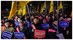 doctors protest against government of South Korea