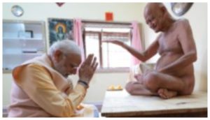 Jain muni Jain monk Acharya Vidyasagar took samadhi, PM Modi used to touch his feet