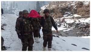 Jammu-Kashmir Soldier became the Messiah, saved the lives of mother and child