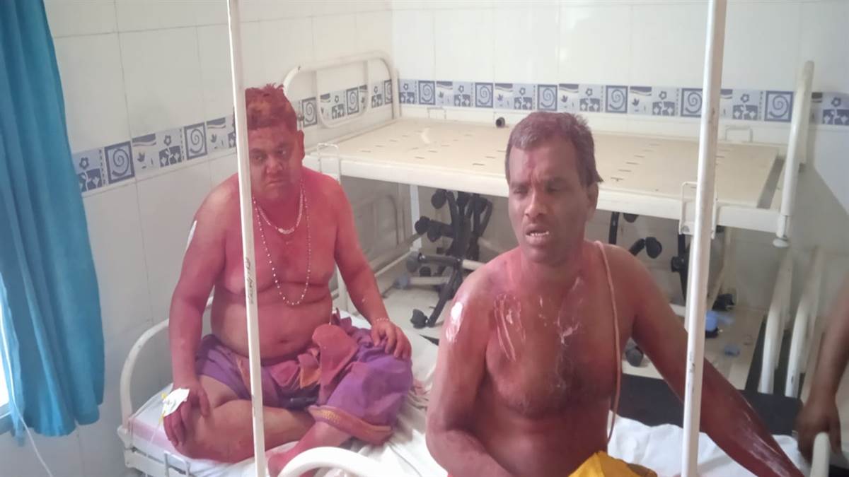 Photo of Ujjain News: उज्‍जैन के महाकाल मं‍दिर में भस्म आरती के दौरान लगी आग, पांच पुजारी झुलसे