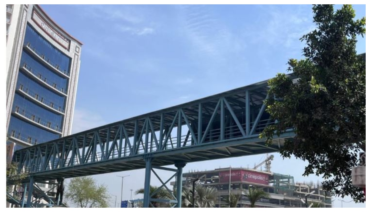 Greater noida news Big gift for the first Footover Bridge dedicated to the public