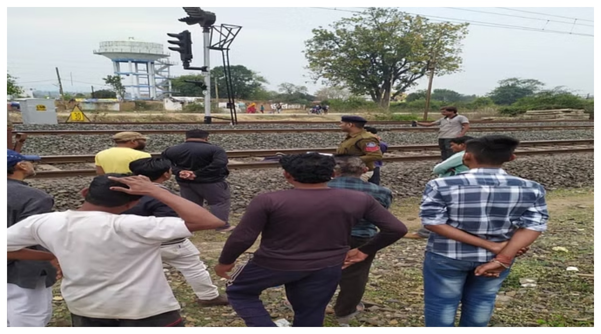 Photo of MP News: ट्रैक पर संदिग्ध अवस्था में मिला युवक का शव, मामले की जांच में जुटी पुलिस