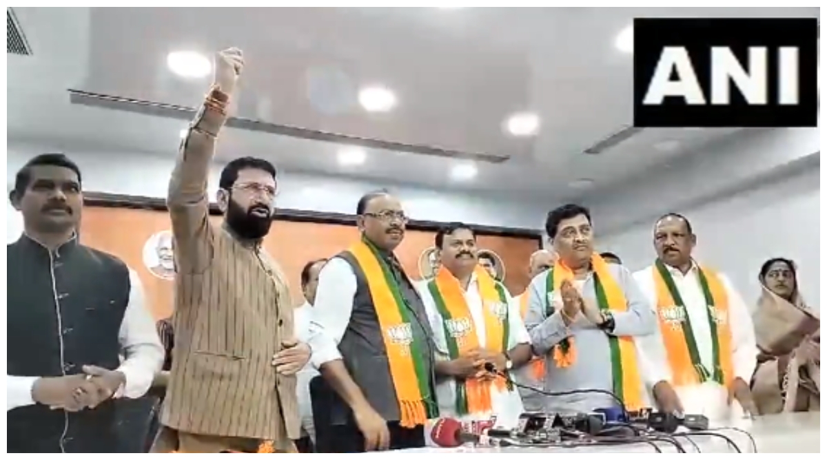 Photo of महाराष्ट्र कांग्रेस को बड़ा झटका,  Padmakar Valvi ने भी थामा BJP का दामन