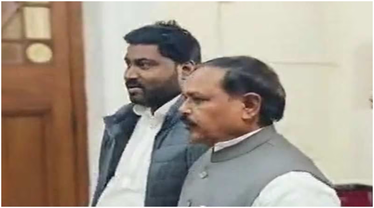 Photo of Bihar: तेजस्वी को झटका, RJD विधायक भरत बिंद बीजेपी में शामिल