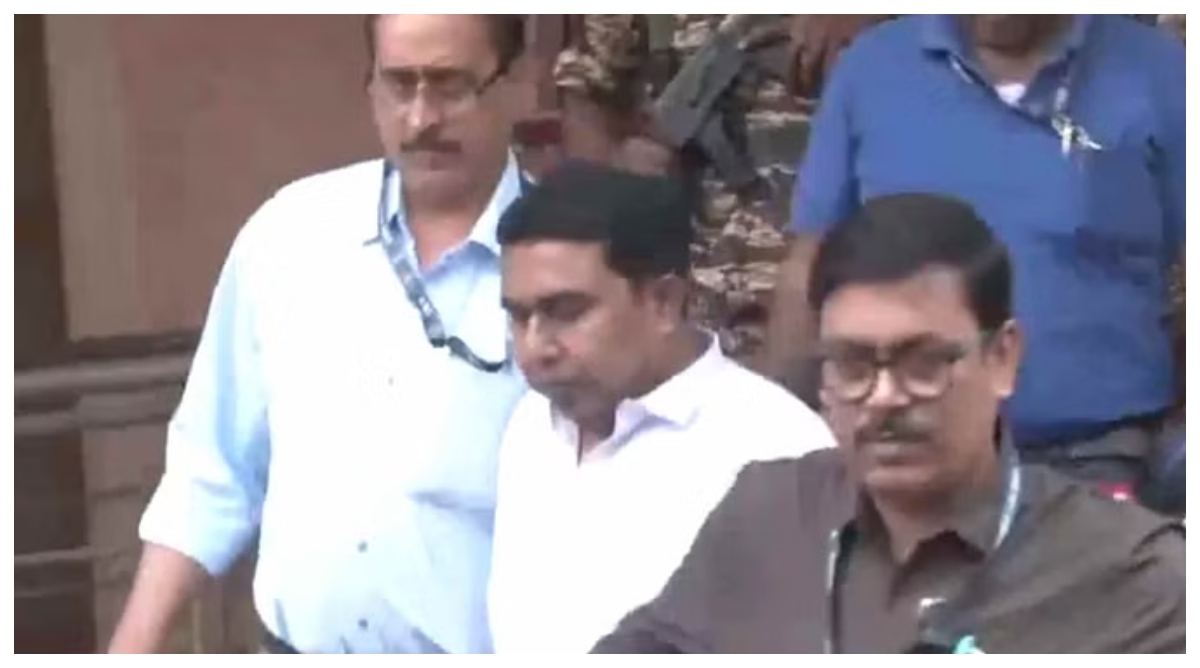 Photo of Sandeshkhali: TMC नेता शाहजहां शेख को बड़ा झटका, बशीरहाट कोर्ट ने भेजा CBI हिरासत में