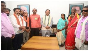 CM Vishnudev Sai The family of deceased Sadhram Yadav met Chhattisgarh Chief Minister Vishnudev Sai.