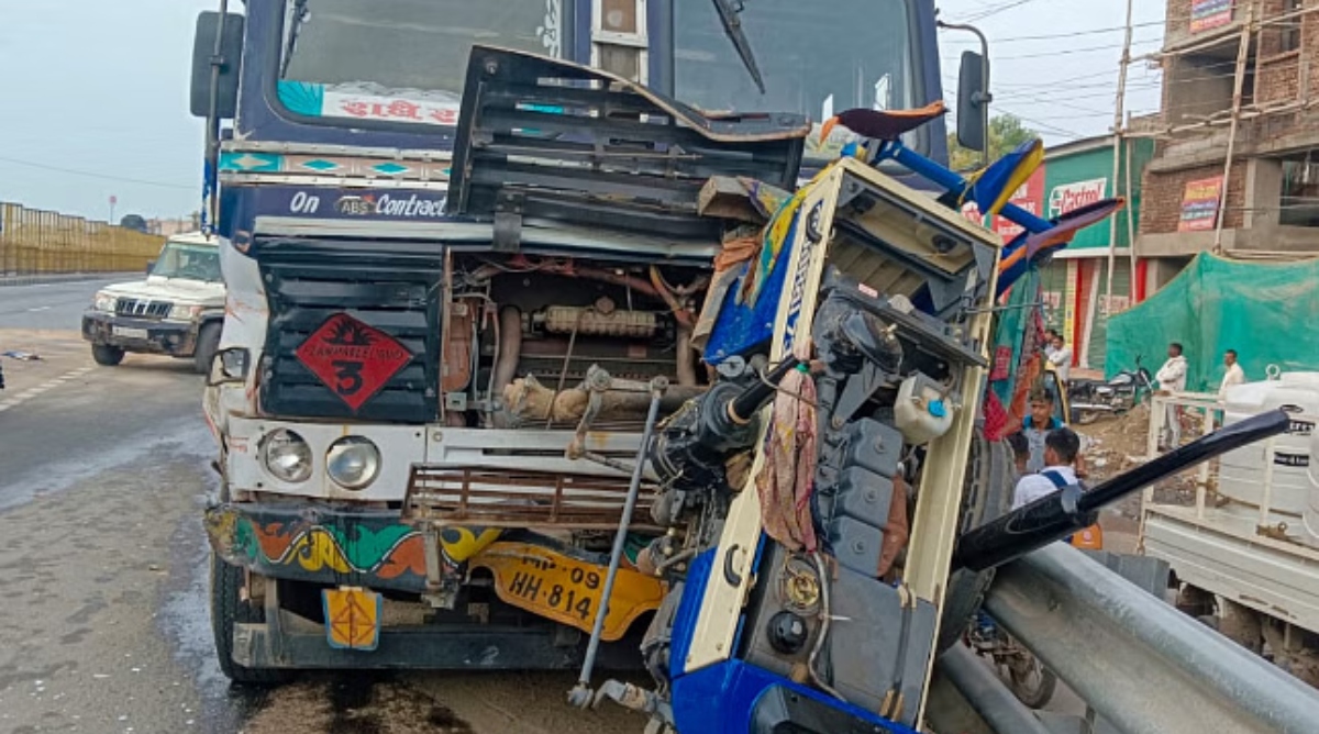 Photo of UP News: रामपुर में भीषण हादसा, डंपर ने ट्रैक्टर-ट्रॉली को मारी टक्कर, 4 की मौत, 8 घायल