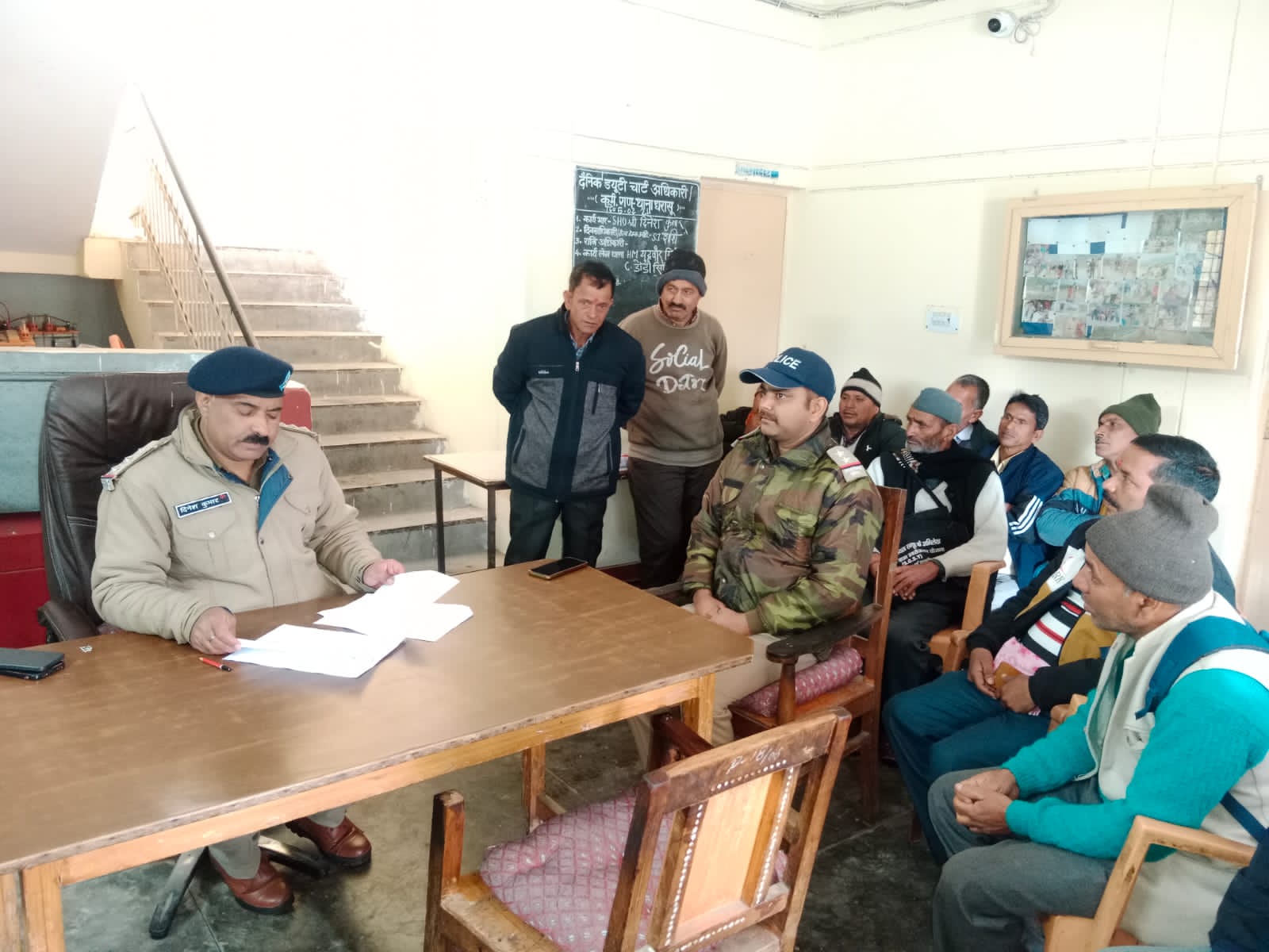 Photo of लोकसभा चुनावों के मद्देनजर उत्तरकाशी पुलिस ने की ग्राम प्रहरियों संग मीटिंग ।